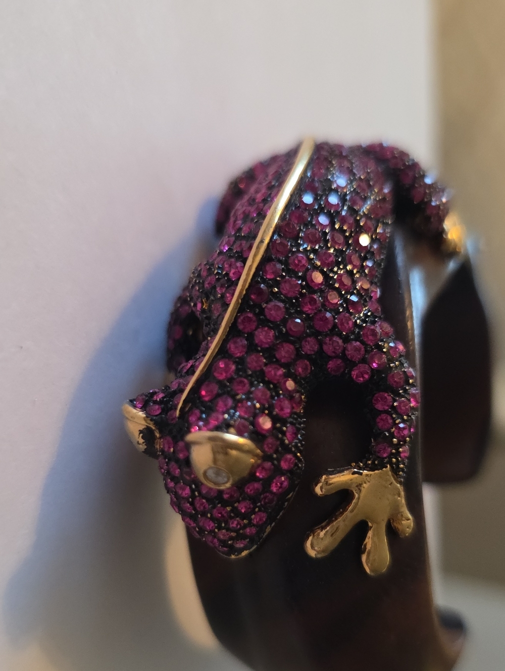 Roberto Cavalli - Gold-Tone Pink Crystal Gecko Cuff Bracelet - Picture 12 of 15